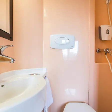 Premiere Classe Centre ホテル *