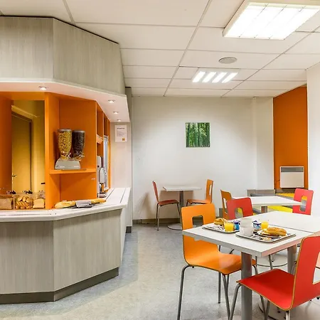 Premiere Classe Centre ホテル *